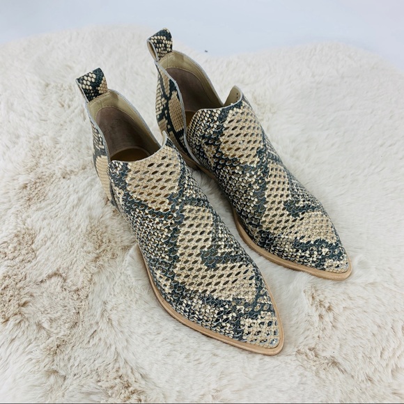 Dolce Vita Bianca Snakeskin Leather Booties - Picture 5 of 8